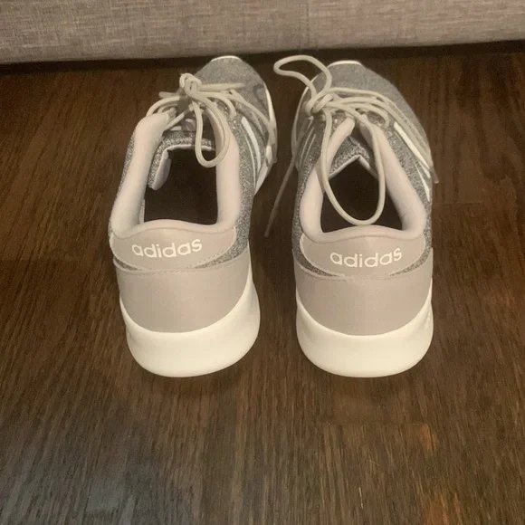 Adidas Racer Running Sneaker with Memory foam foot bed size 9 in gray - Picture 4 of 5